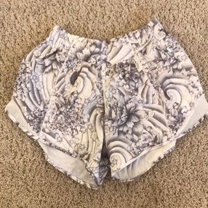 Lululemon Hotty Hot Short